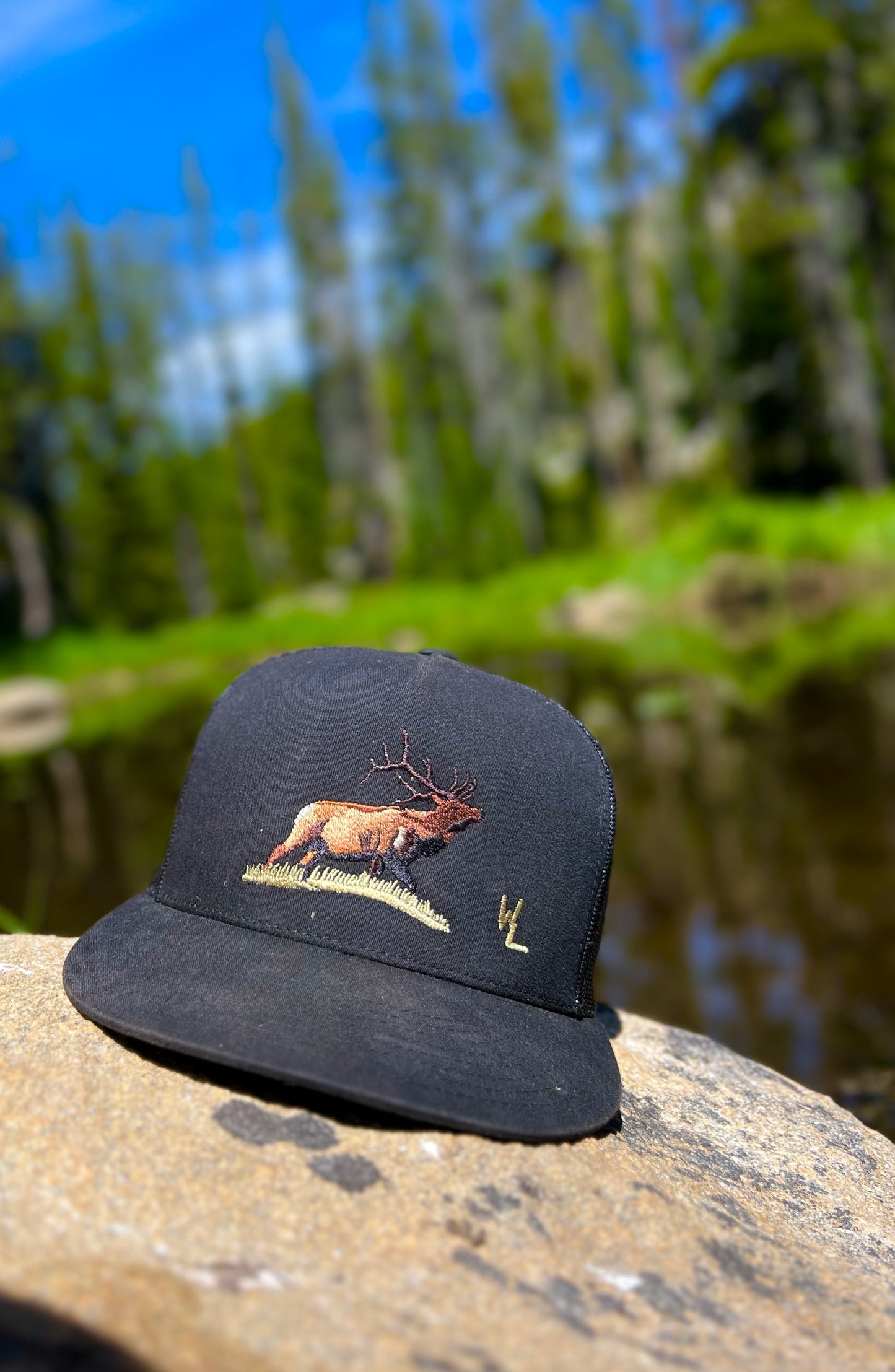 WL Bull ELK Trucker