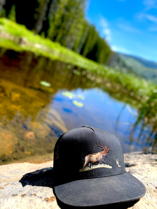 WL Bull ELK Trucker